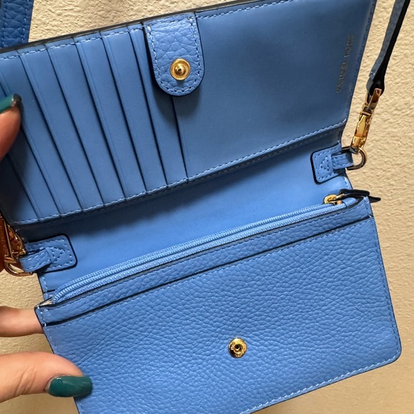 Michael Kors  Jet Set Small Pebbled Leather Smartphone Convertible Crossbody Bag - Picture 3 of 4